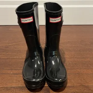 Hunter Girls Black Shiny Rain Boots Size 5