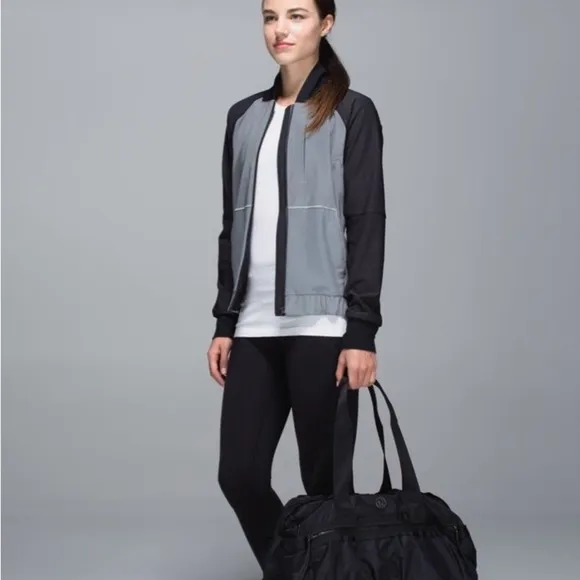 Lululemon Bright Bomber Jacket*Reflective Size 4.