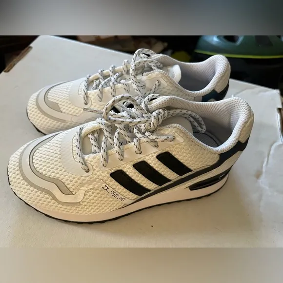 New in the box: black &amp; white adidas originals size 11 kids