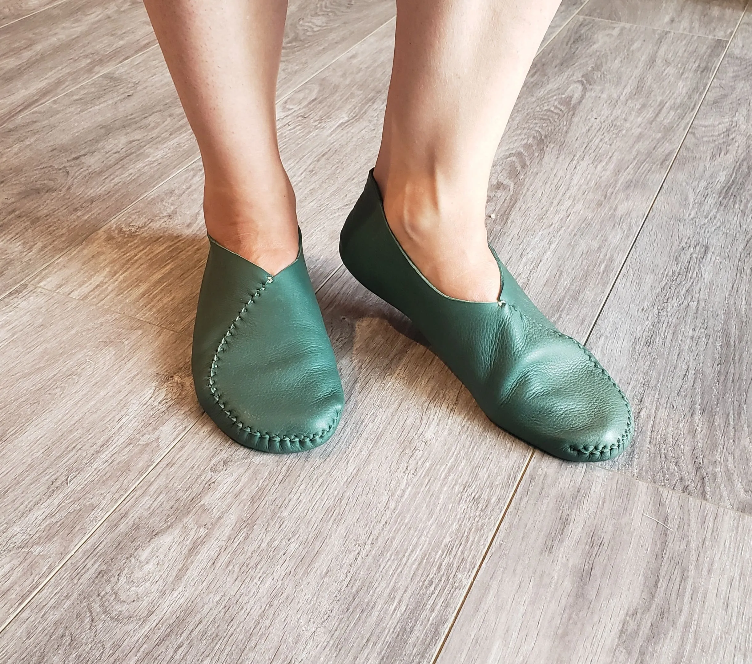 "Heart" Moccasins / Custom-Made Barefoot-Shoes