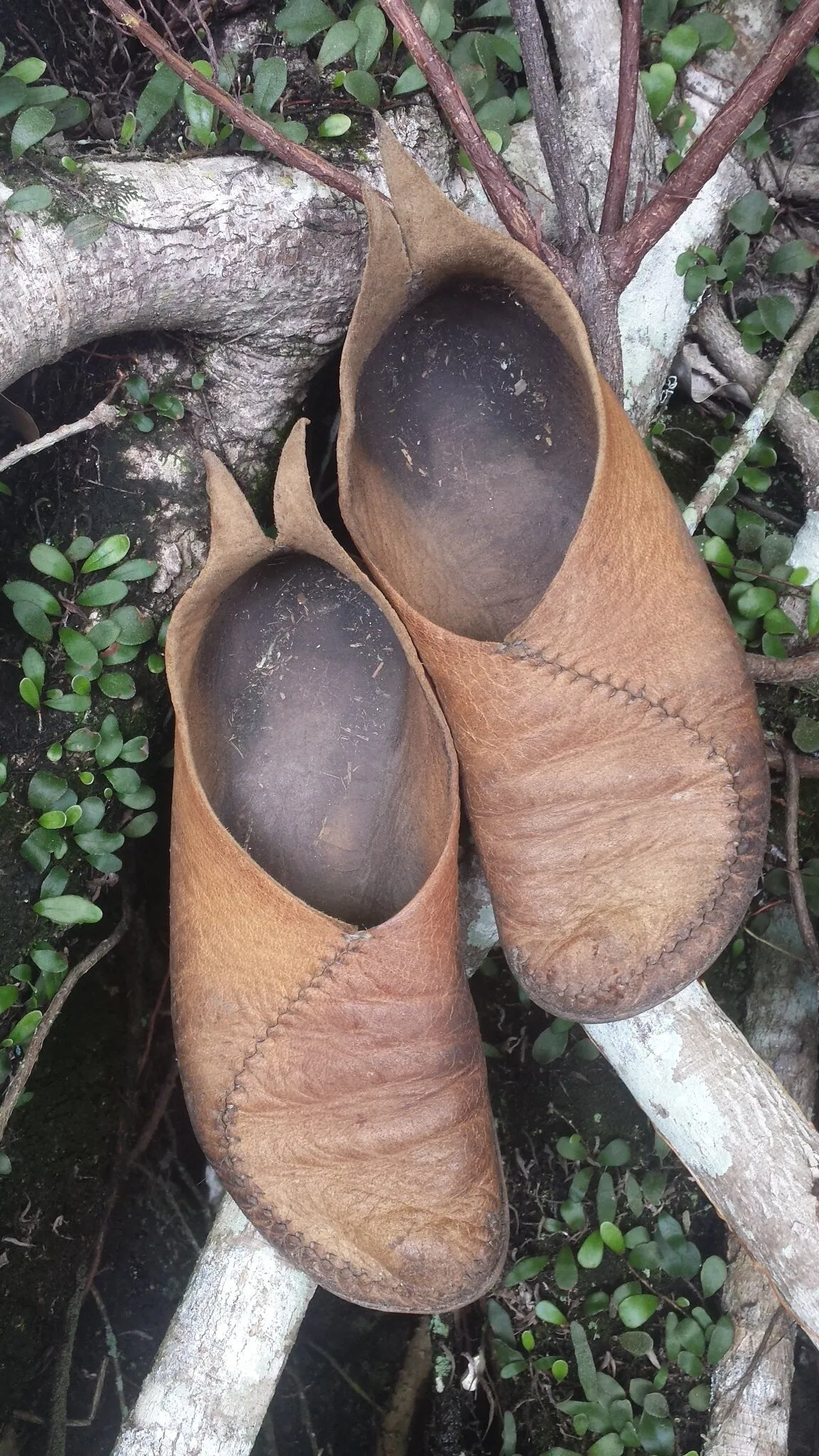 "Heart" Moccasins / Custom-Made Barefoot-Shoes