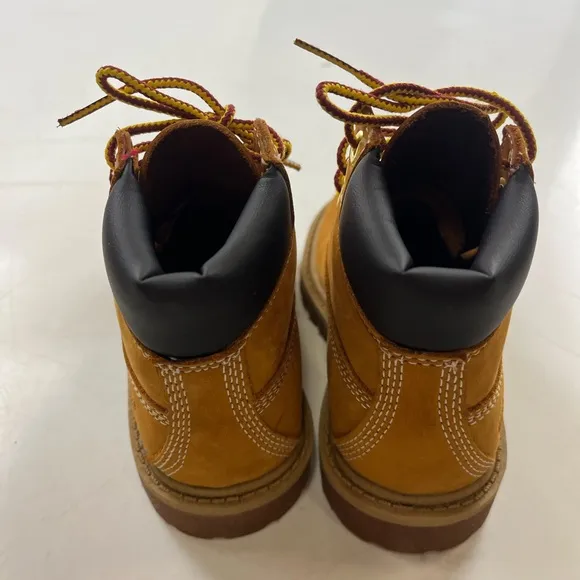 Timberland Kids 6in Prem Wheat Nubuck Boots - Size 8.5 - G56-4